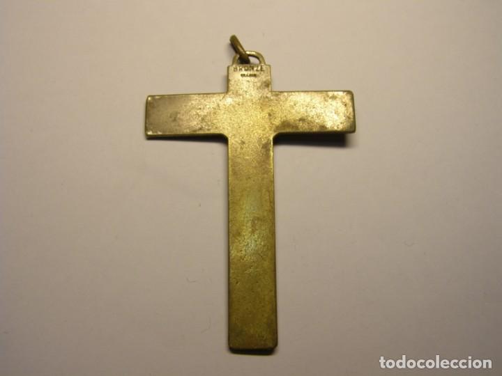 Antig&uuml;edades: Crucifijo de bronce.. - Foto 2