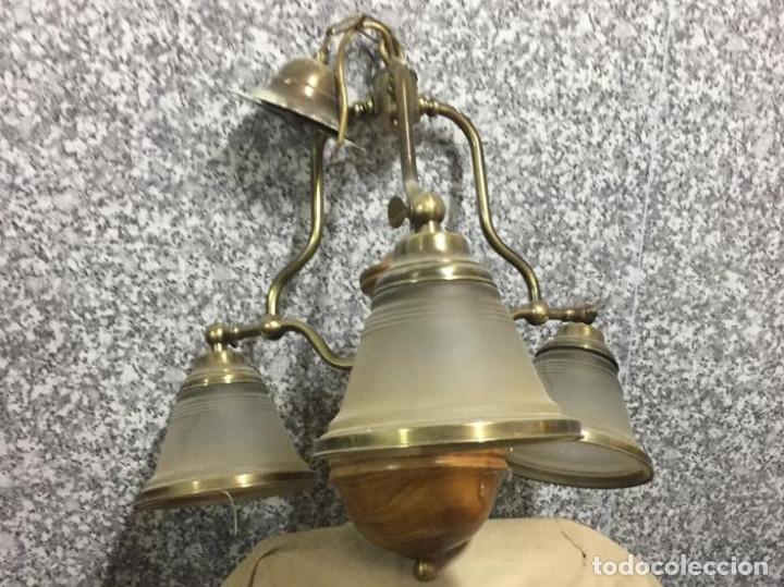 Antig&uuml;edades: lampara antigua de bronce y madera - Foto 1