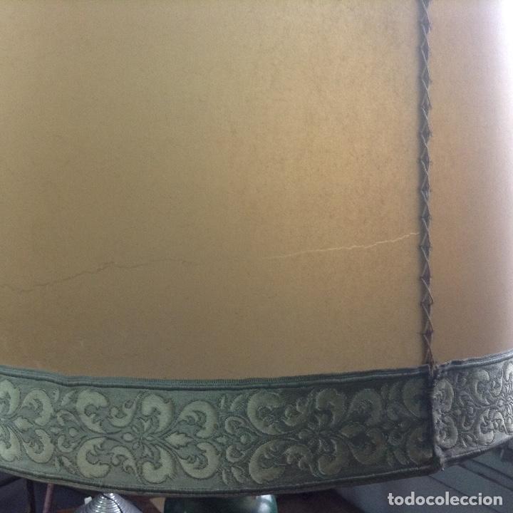 Antig&uuml;edades: Preciosa l&aacute;mpara de mesa con pie de madera - Foto 5