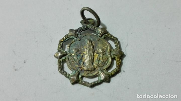 Antig&uuml;edades: MEDALLA NTRA SRA DE LOURDES - Foto 1