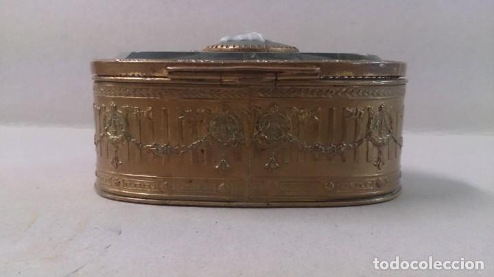 Antig&uuml;edades: Caja de cristal biselado y bronce siglo xix - Foto 5