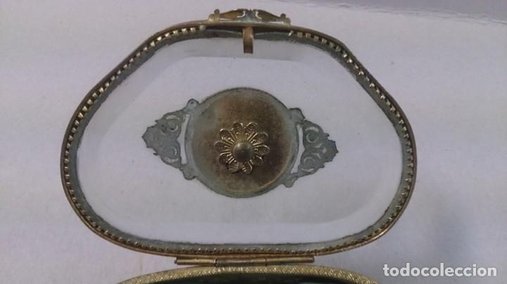 Antig&uuml;edades: Caja de cristal biselado y bronce siglo xix - Foto 7