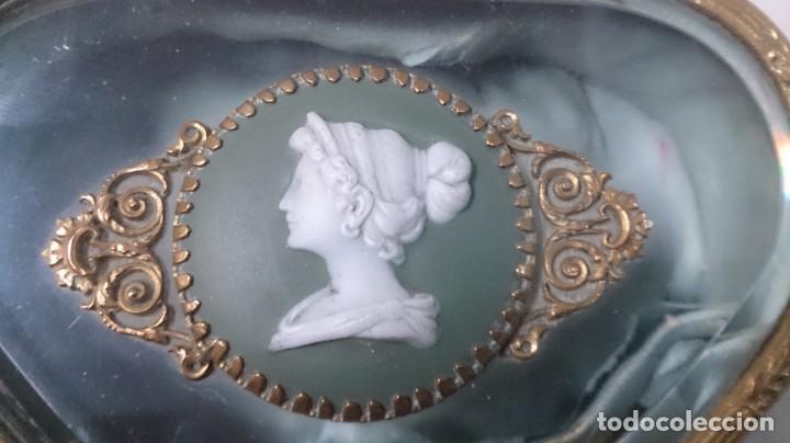 Antig&uuml;edades: Caja de cristal biselado y bronce siglo xix - Foto 11
