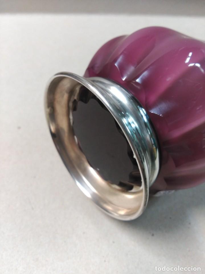 Antig&uuml;edades: JARRON DE CRISTAL MORADO CON PIE DE PLATA PUNZONADA. - Foto 18