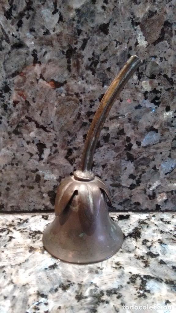 Antig&uuml;edades: CAMPANA BRONCE FLOR - Foto 1