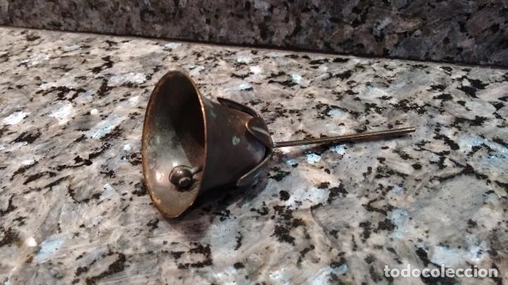 Antig&uuml;edades: CAMPANA BRONCE FLOR - Foto 2