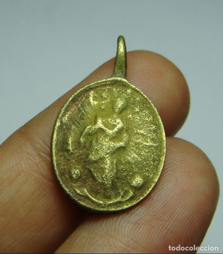 Antig&uuml;edades: Antigua Medalla Religiosa. - Foto 2