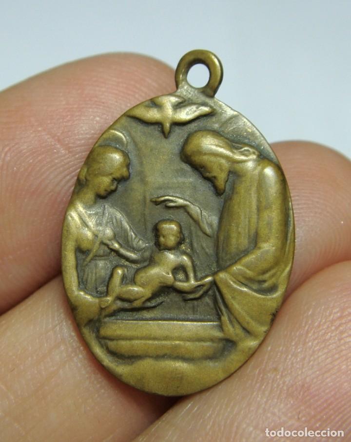 Antig&uuml;edades: Antigua medalla Religiosa. - Foto 1