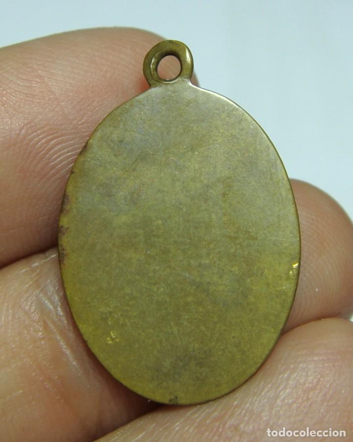 Antig&uuml;edades: Antigua medalla Religiosa. - Foto 2