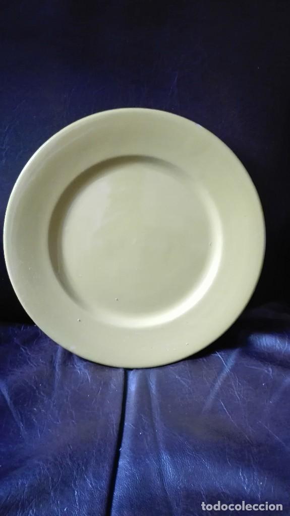 Antig&uuml;edades: Plato de cer&aacute;mica de Ja&eacute;n plano - Foto 1