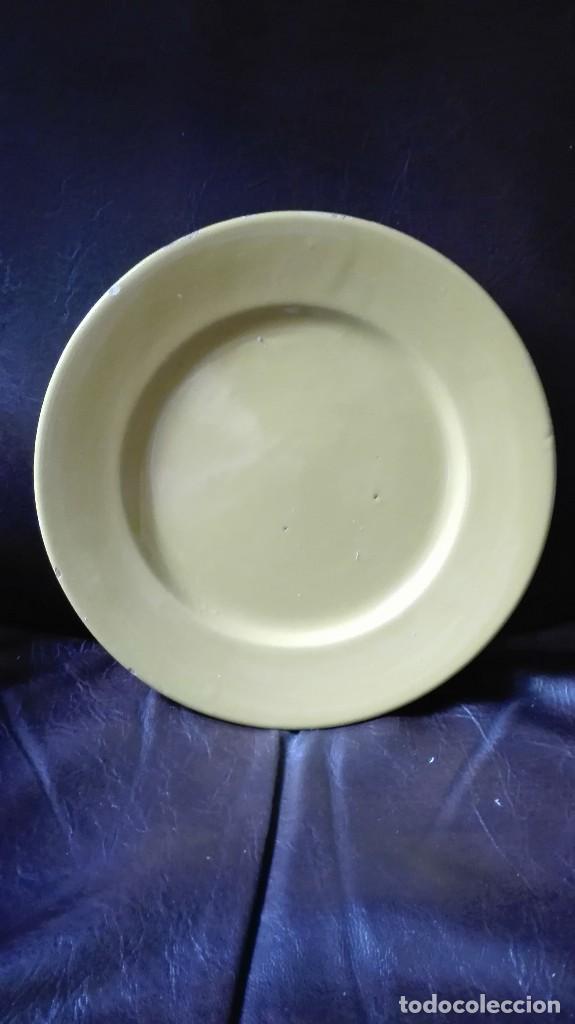 Antig&uuml;edades: Plato de cer&aacute;mica de Ja&eacute;n plano - Foto 1