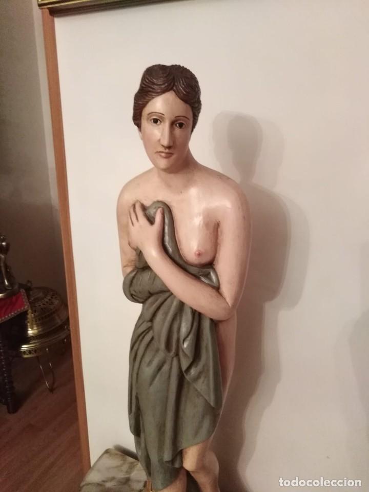 Antiquit&eacute;s: Talla de madera policromada de Venus