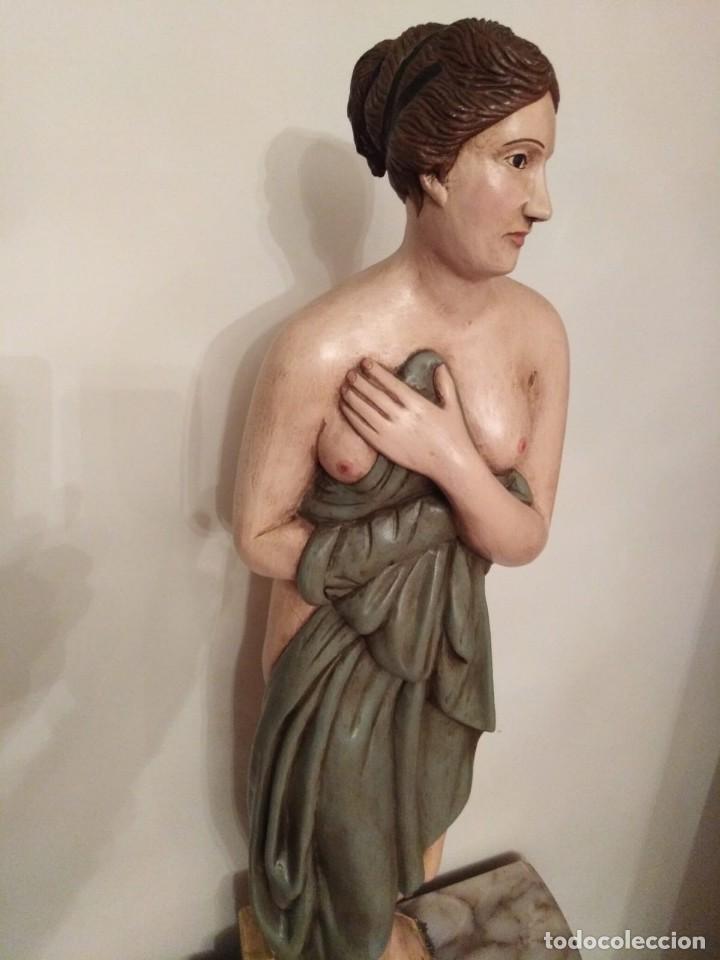 Antig&uuml;edades: Talla de madera policromada de Venus - Foto 4