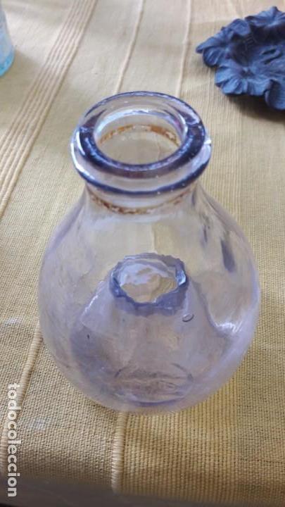 Antiquit&eacute;s: botella de cristal , trampa , atrapa moscas y mosquitos .