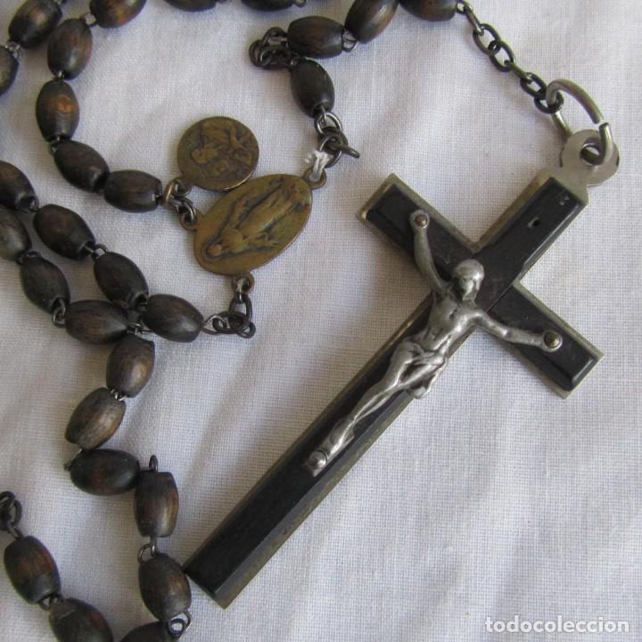 rosario de madera crucifijo metálico con mader Comprar Rosarios Antiguos en todocoleccion
