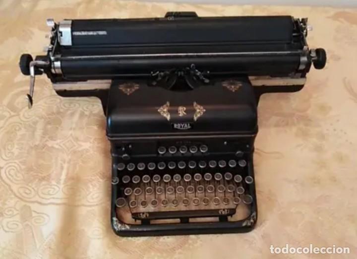Antiques: Antig&uuml;a m&aacute;quina de escribir Royal