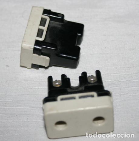 Antig&uuml;edades: JUEGO DE 2 ENCHUFES VINTAGE - Foto 2
