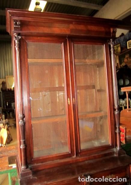 Antig&uuml;edades: Aparador antiguo SXIX con columnas con capitel - Foto 5