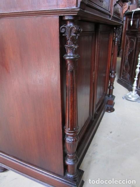 Antig&uuml;edades: Aparador antiguo SXIX con columnas con capitel - Foto 9