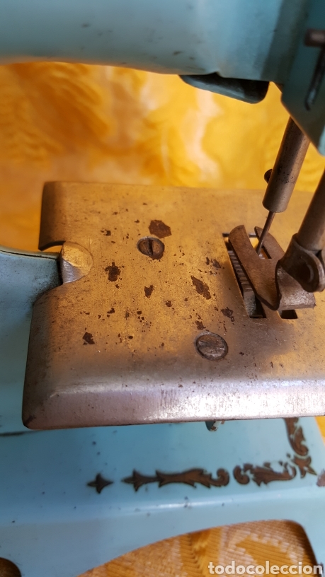 Antig&uuml;edades: M&Aacute;QUINA DE COSER MINIATURA - Foto 13