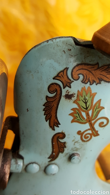 Antig&uuml;edades: M&Aacute;QUINA DE COSER MINIATURA - Foto 14