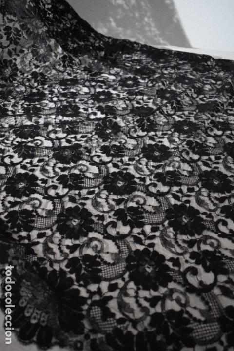 Antig&uuml;edades: mantilla blonda gran tama&ntilde;o - Foto 3
