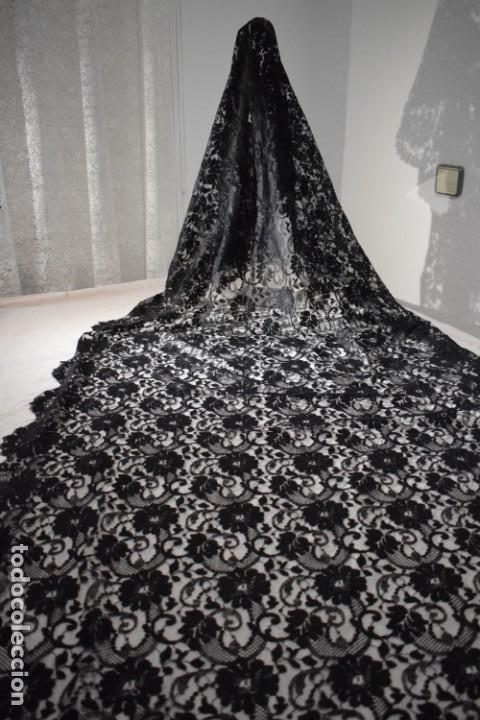 Antig&uuml;edades: mantilla blonda gran tama&ntilde;o - Foto 1