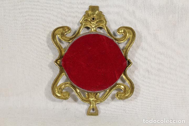 Antig&uuml;edades: marco peque&ntilde;o de bronce - Foto 3