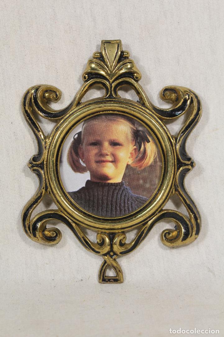 Antig&uuml;edades: marco peque&ntilde;o de bronce - Foto 1