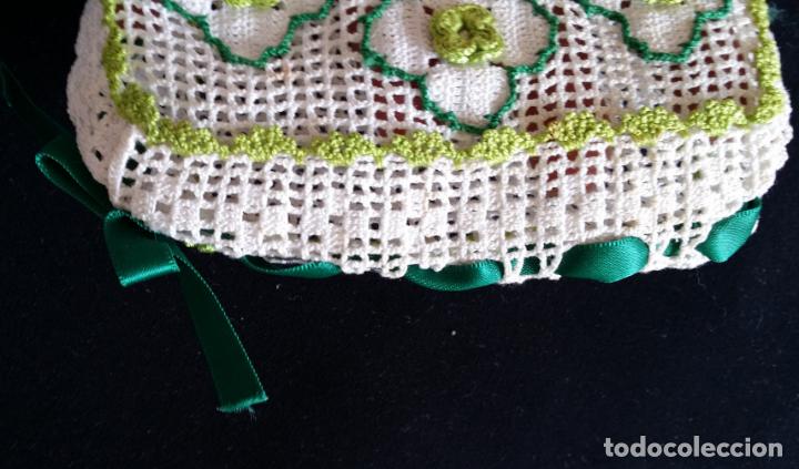 Antig&uuml;edades: Bolsa guardapa&ntilde;uelos en crochet - Foto 10