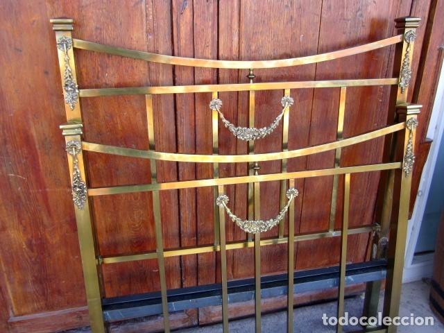 Antig&uuml;edades: Cama completa antigua de laton y bronce - Foto 2