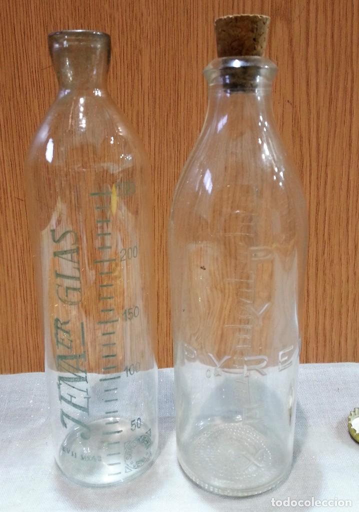 Antiquit&eacute;s: Biberones vintage. Pareja en vidrio. A&ntilde;os 80-90