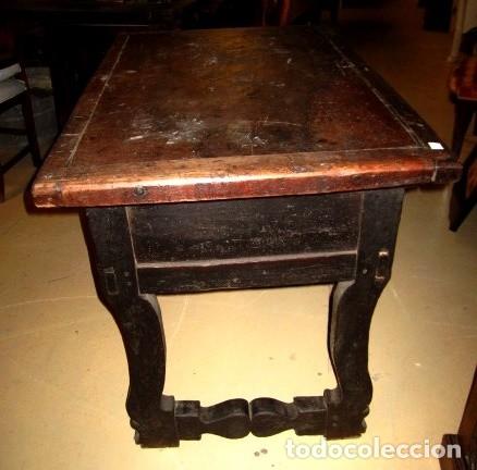 Antig&uuml;edades: Mesa de alta epoca en madera de nogal - Foto 2