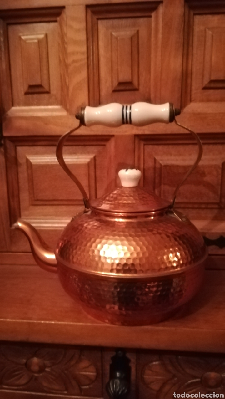 Antig&uuml;edades: Antigua cafetera o tetera de cobre - Foto 1