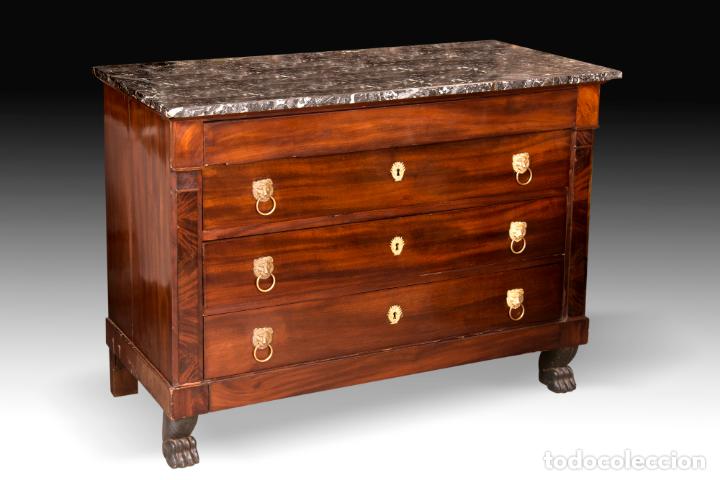 Antig&uuml;edades: COMODA ESTILO IMPERIO EN MADERA DE CAOBA - Foto 1