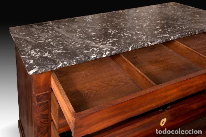 Antig&uuml;edades: COMODA ESTILO IMPERIO EN MADERA DE CAOBA - Foto 4