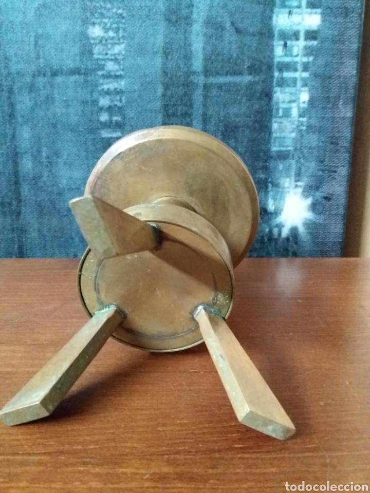 Antig&uuml;edades: Candelabro de altar de bronce - Foto 4