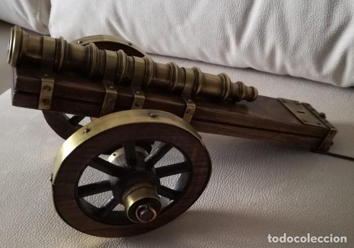 Antig&uuml;edades: Ca&ntilde;&oacute;n de madera y bronce - Foto 3
