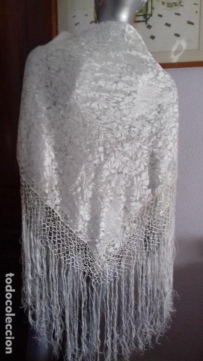 Antig&uuml;edades: ANTIGUO MNTON DE ENCAJE BLANCO ROTO CON FLECOS. - Foto 4