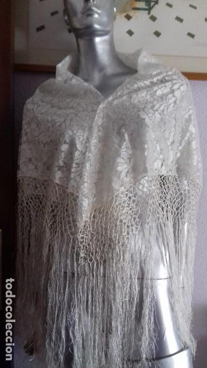 Antig&uuml;edades: ANTIGUO MNTON DE ENCAJE BLANCO ROTO CON FLECOS. - Foto 1