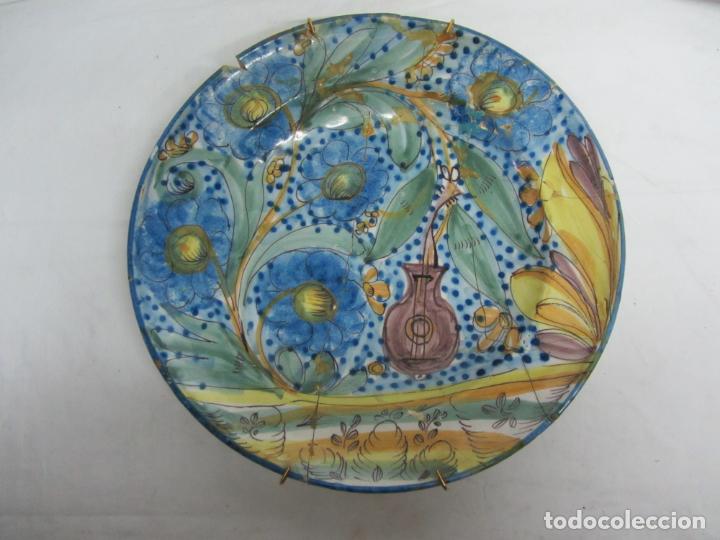 Antig&uuml;edades: gran plato de manises con guitarra - Foto 1