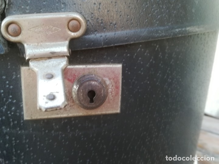 Antig&uuml;edades: Sombrerera en muy buen estado - Foto 6