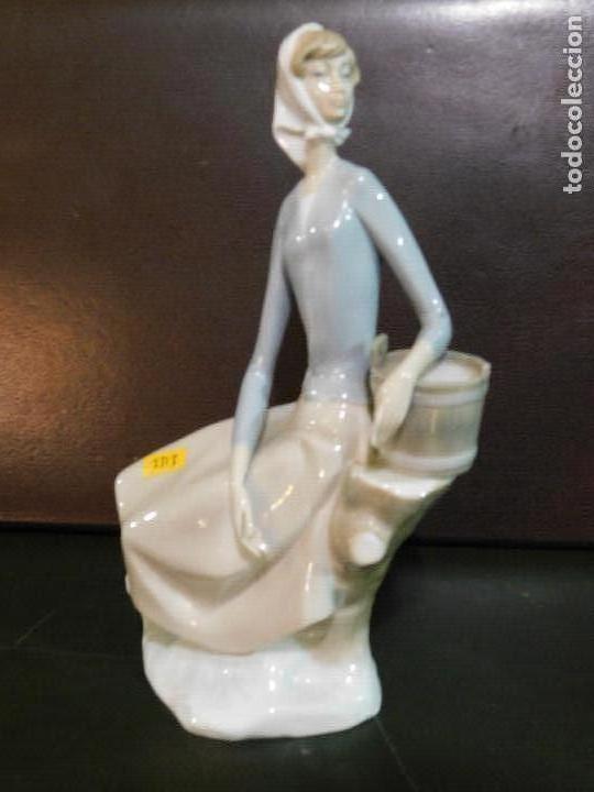 Antig&uuml;edades: PROMOCION GRAN LLADRO DAMA 29 CMS - Foto 2