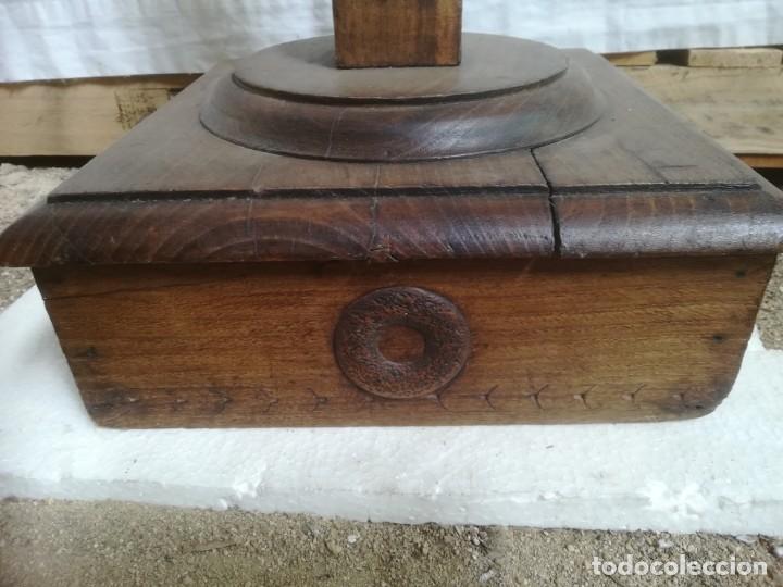 Antig&uuml;edades: Peana alta de casta&ntilde;o - Foto 2