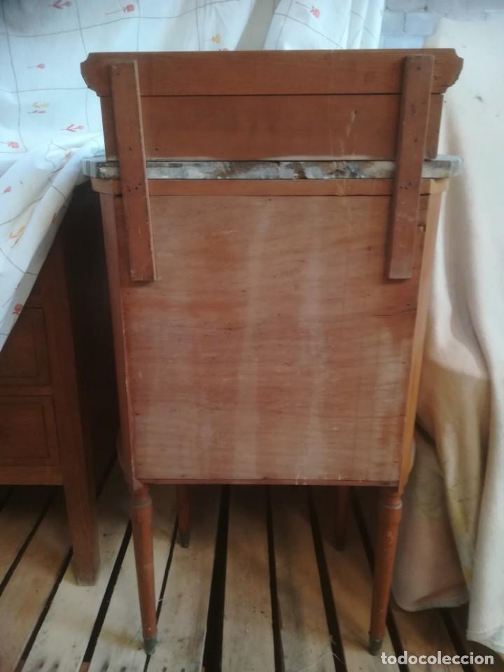 Antig&uuml;edades: Mesilla ovalada con tapa de m&aacute;rmol - Foto 7