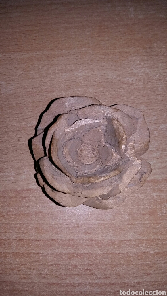 Antiquit&eacute;s: ROSA DE MADERA TALLADA A MANO