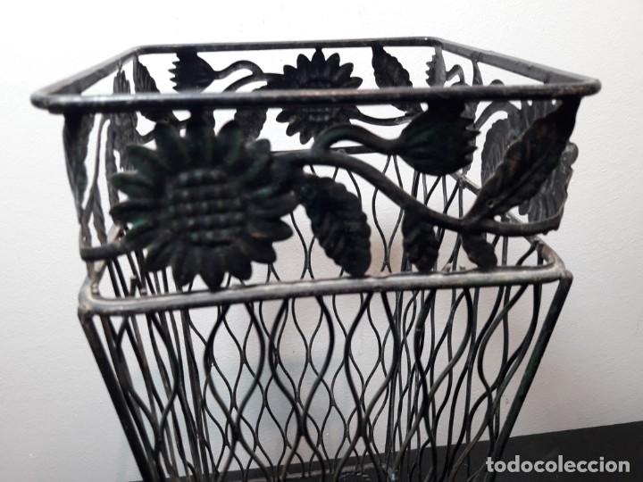 Antig&uuml;edades: Revistero - Foto 3