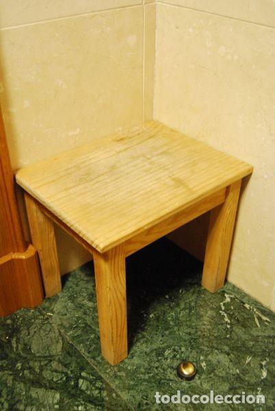 Antig&uuml;edades: Mesa/taburete de cuatro patas baja - Foto 1