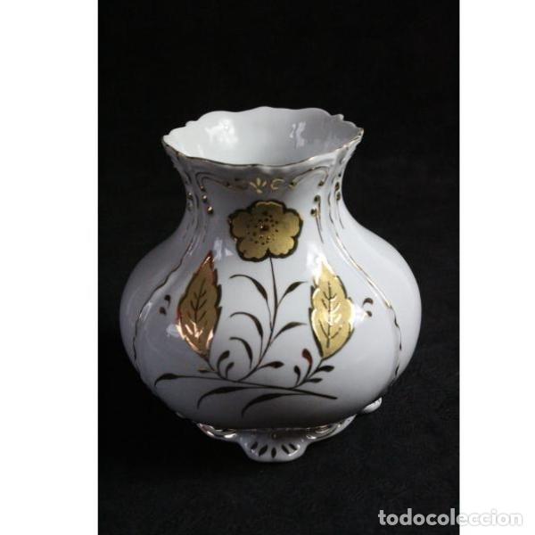Antig&uuml;edades: Antiguo jarr&oacute;n de porcelana - Foto 2