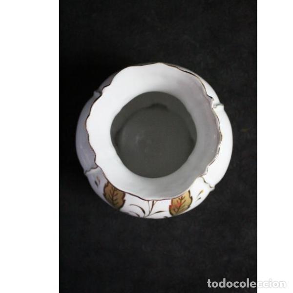 Antig&uuml;edades: Antiguo jarr&oacute;n de porcelana - Foto 3